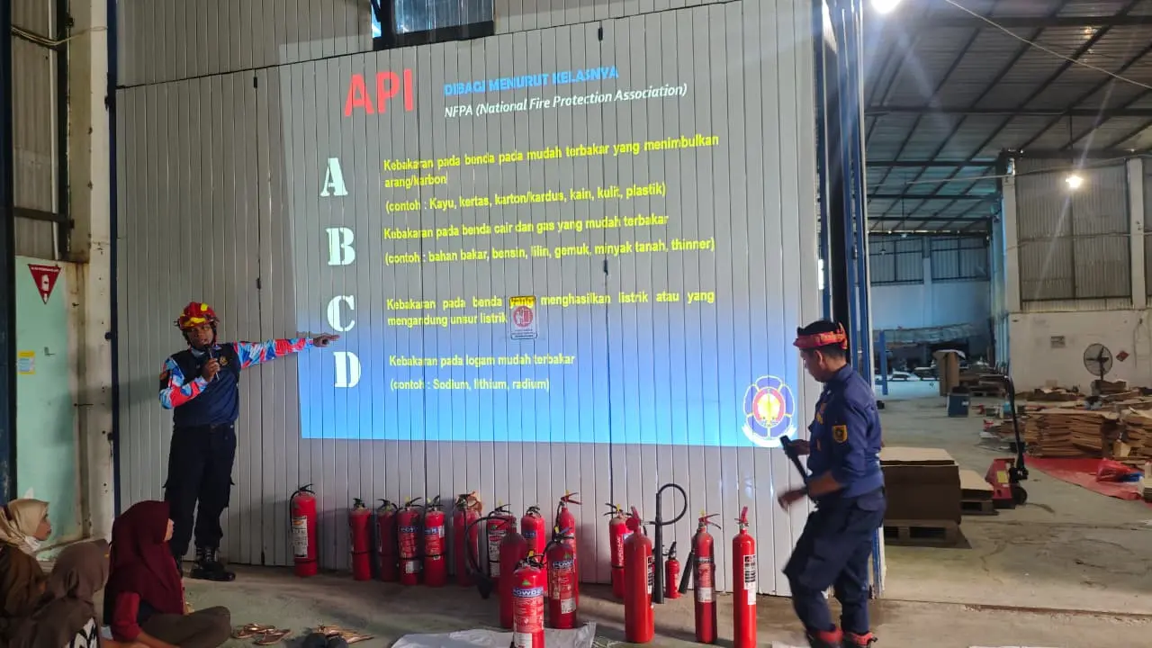 Kegiatan Pelatihan K3 Bersama Damkar Cileungsi - Edpack Karunia Persada 3